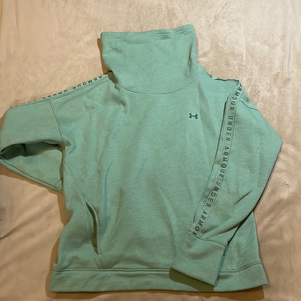 Under armor mesh sleeve sweatshirt